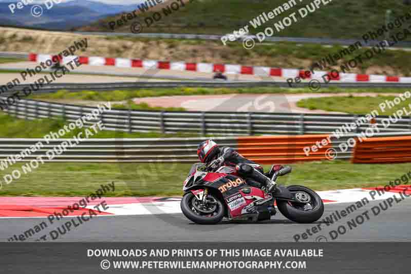 cadwell no limits trackday;cadwell park;cadwell park photographs;cadwell trackday photographs;enduro digital images;event digital images;eventdigitalimages;navarra;no limits trackdays;peter wileman photography;racing digital images;trackday digital images;trackday photos